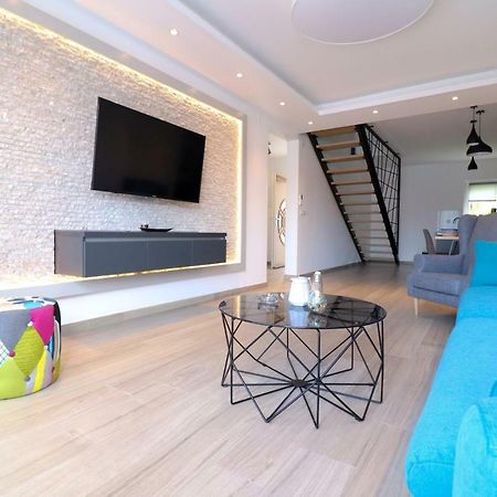 Brand New Apartment In Малинська Екстер'єр фото