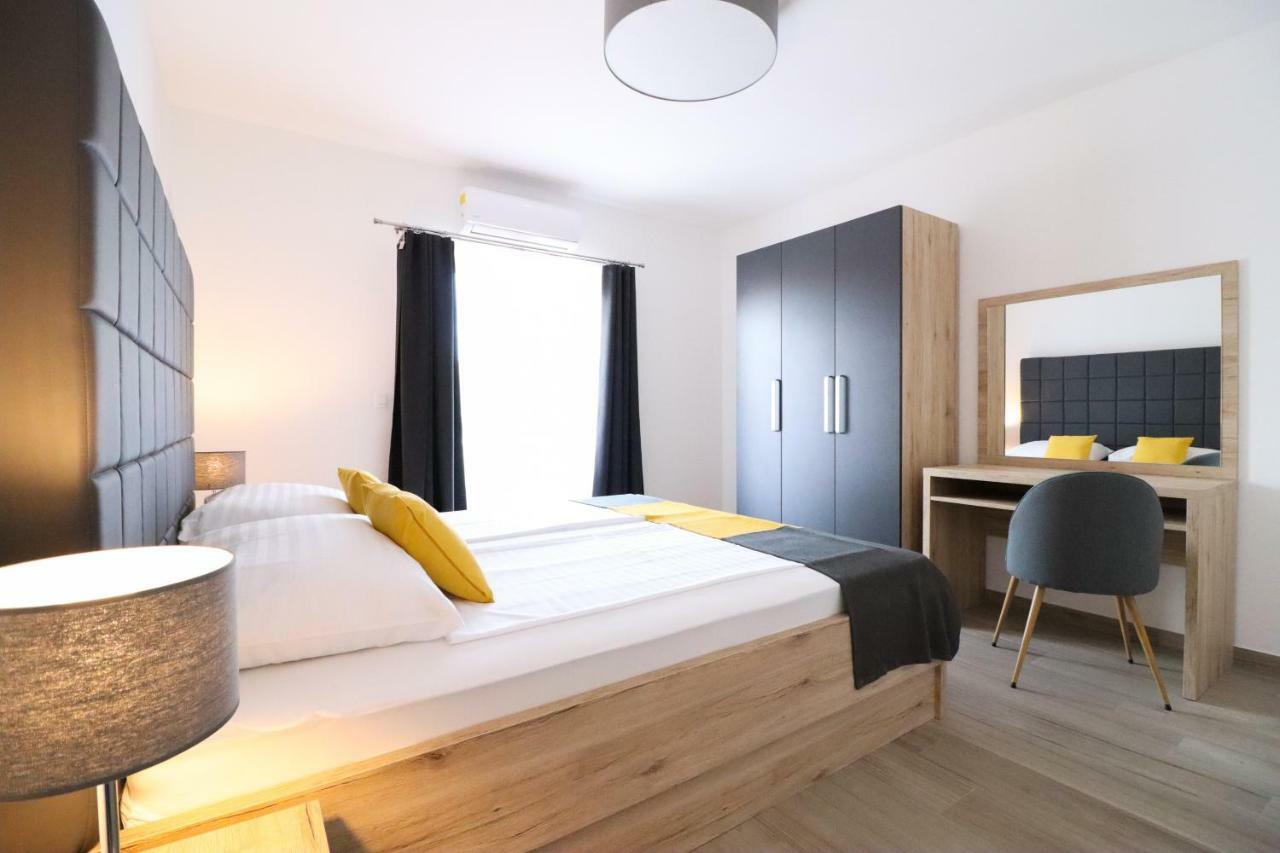 Brand New Apartment In Малинська Екстер'єр фото