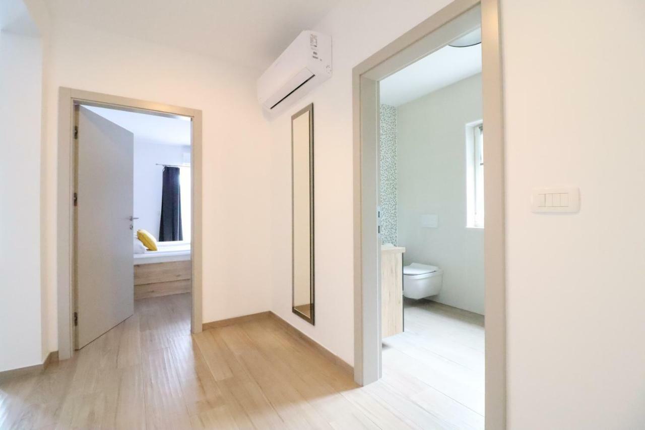 Brand New Apartment In Малинська Екстер'єр фото