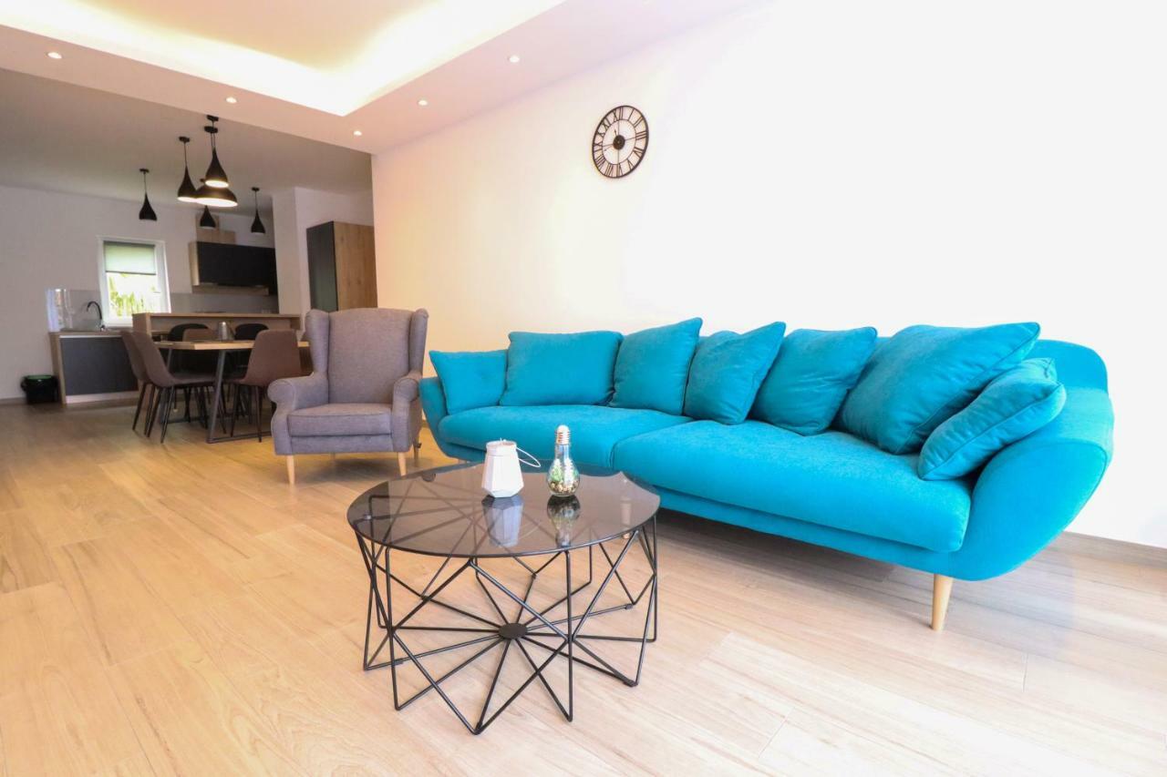 Brand New Apartment In Малинська Екстер'єр фото